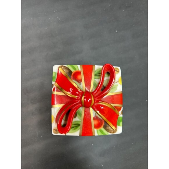 Tiffany & Co Holiday Trinket Box 2"x2" Ceramic With Red Bow & Fruit Design - Picture 5 of 11